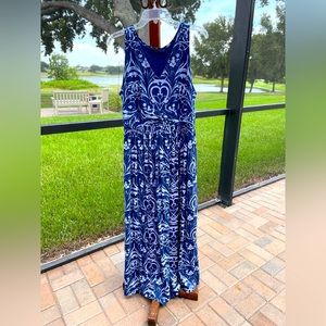 Blue szLg maxi dress, soft jersey material, Pockets & umpire waist.